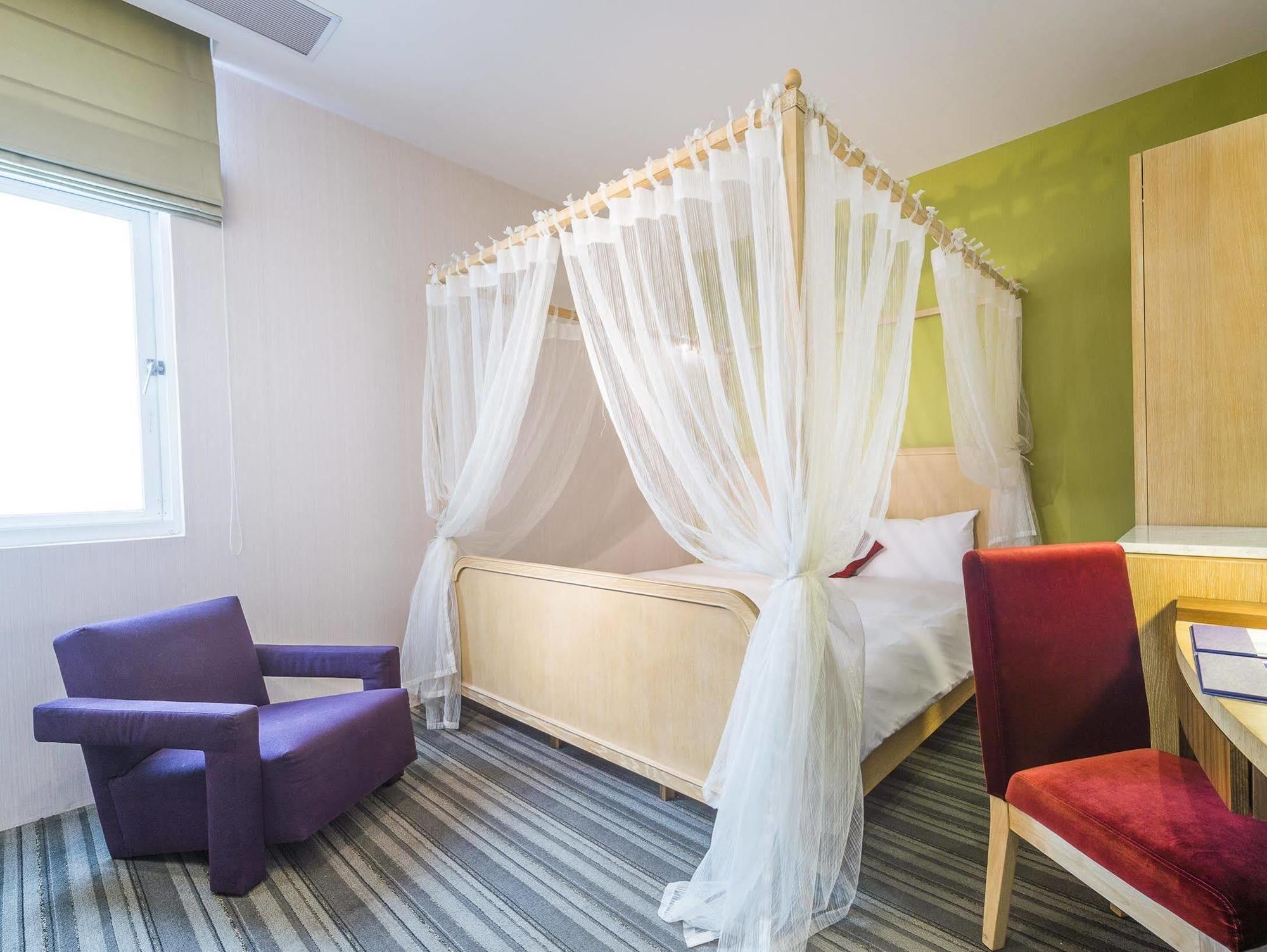 In Young Hotel Гаосюн Экстерьер фото